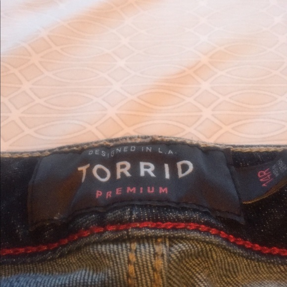 Torrid  vintage premium embroidered jeans - Picture 4 of 6